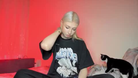 Snapshot of only_iva21 chatting on 12/01/25, 02:00 Iva online show from 12/01/25, 02:00