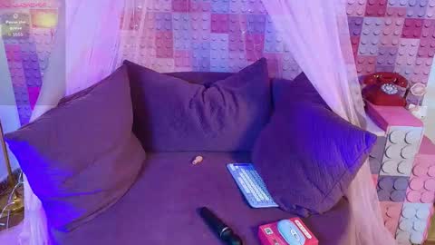 Heidy Carmona online show from 12/16/25, 03:11