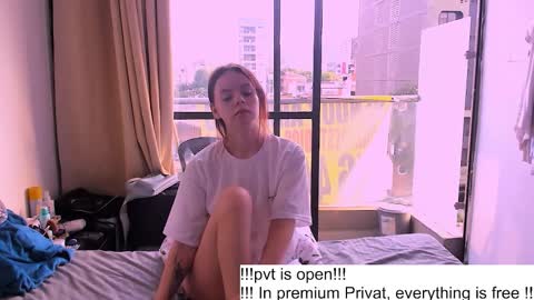 only_sarah1 online show from 10/20/25, 09:37