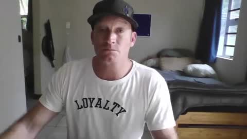 Snapshot of only_you754944 chatting on 10/18/25, 11:55 For me to know online show from 10/18/25, 11:55