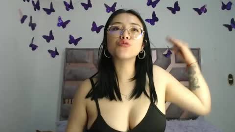 Snapshot of onlyanny_ chatting on 06/18/26, 04:13 Anny online show from 06/18/26, 04:13