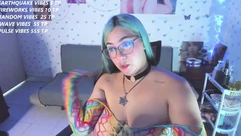 Snapshot of onlybluex chatting on 01/12/25, 05:45 ONLFNS 50 DISCOUNT..SOPHIEHASPER online show from 01/12/25, 05:45