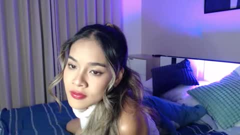 Snapshot of onlylilypeach chatting on 05/10/26, 08:58 Lily Peach - online show from 05/10/26, 08:58