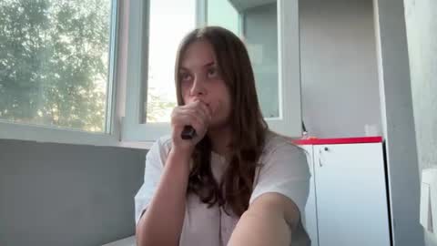 Mia online show from 07/06/26, 02:08