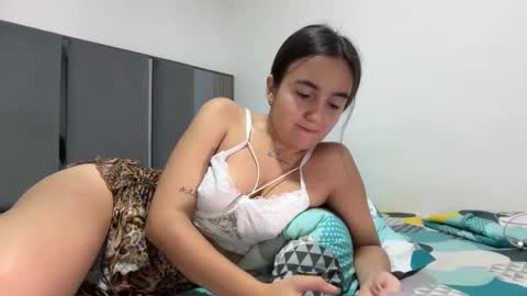 Snapshot of onlythem777 chatting on 04/02/26, 01:25 PAREJA LATINA JOVEN MUY CACHONDOS online show from 04/02/26, 01:25