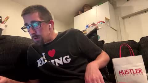 Snapshot of onthecumup69 chatting on 02/05/26, 02:11 onthecumup69 online show from 02/05/26, 02:11