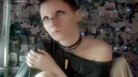 Snapshot of onyx_odyssey chatting on 09/23/25, 12:35 Onyx online show from 09/23/25, 12:35