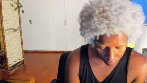 Snapshot of onyxart chatting on 01/08/25, 12:15 onyxart online show from 01/08/25, 12:15