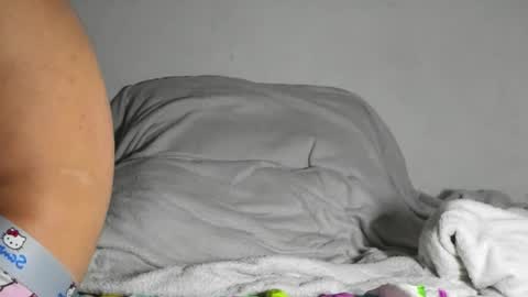 Snapshot of onzas_ chatting on 03/05/26, 07:54 onzas_ online show from 03/05/26, 07:54