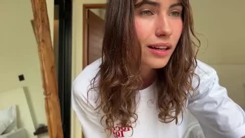 Helen online show from 10/20/25, 10:10