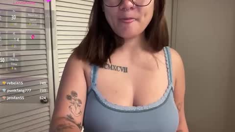 Miss Girly online show from 11/12/25, 08:19