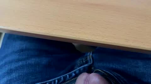 Snapshot of ooiskyfalloo chatting on 12/18/24, 05:26 ooiskyfalloo online show from 12/18/24, 05:26