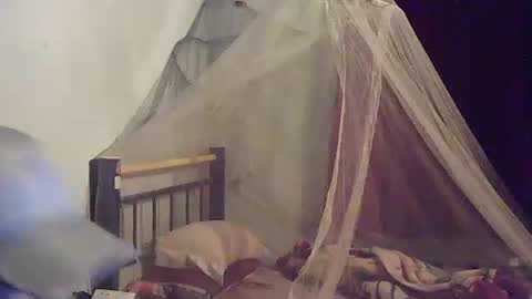 oomaurooo online show from 12/17/25, 07:36