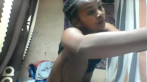 Snapshot of oooozafiette chatting on 07/09/26, 09:35 oooozafiette online show from 07/09/26, 09:35