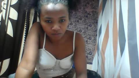 Snapshot of oooozafiette chatting on 07/11/26, 10:22 oooozafiette online show from 07/11/26, 10:22
