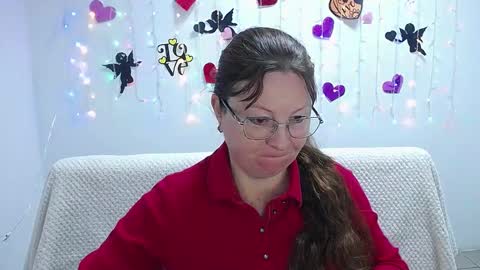 Snapshot of oovanessahotts chatting on 02/21/25, 05:56 Vanessa online show from 02/21/25, 05:56