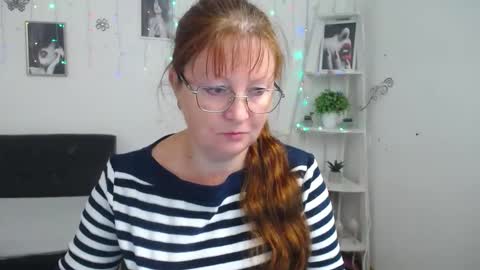 Snapshot of oovanessahotts chatting on 10/13/25, 05:18 Vanessa online show from 10/13/25, 05:18