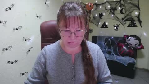 Snapshot of oovanessahotts chatting on 10/20/25, 05:08 Vanessa online show from 10/20/25, 05:08