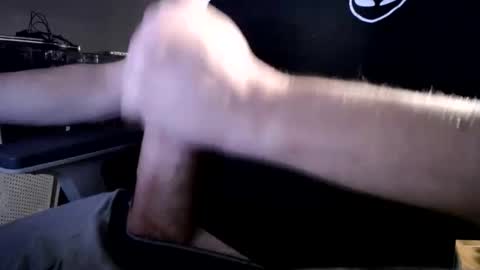 Snapshot of openupwide6969_ chatting on 11/08/25, 04:12 openupwide6969_ online show from 11/08/25, 04:12