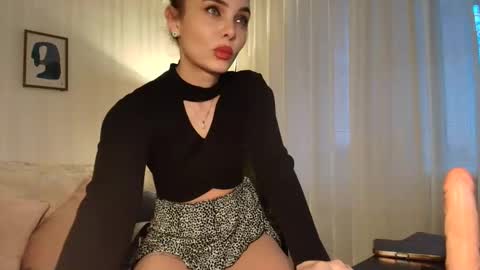 ophelia blue online show from 11/27/25, 01:13