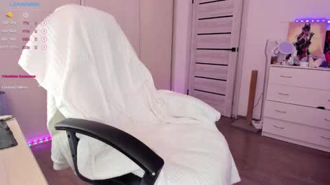 Ophelia online show from 02/18/25, 10:16