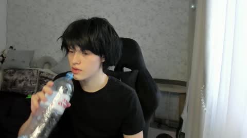 Snapshot of opiunarium chatting on 01/14/26, 12:11 Bella and John online show from 01/14/26, 12:11