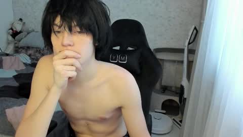 Snapshot of opiunarium chatting on 02/04/26, 01:39 Bella and John online show from 02/04/26, 01:39