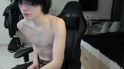 Snapshot of opiunarium chatting on 02/16/26, 11:01 Bella and John online show from 02/16/26, 11:01