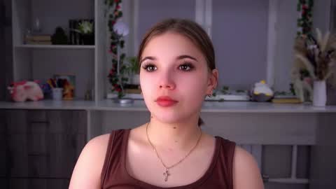 Snapshot of orastarcher chatting on 12/15/25, 02:05 Jenny online show from 12/15/25, 02:05