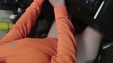 Snapshot of orgasmgiver9090 chatting on 12/21/25, 10:06 orgasmgiver9090 online show from 12/21/25, 10:06