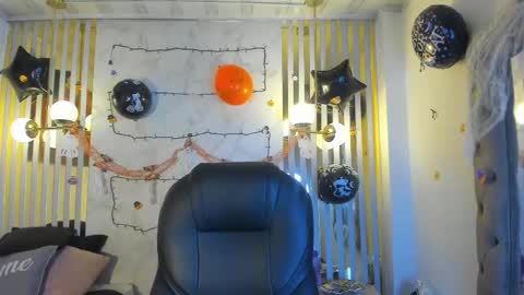 oriana_gh online show from 10/19/25, 03:29