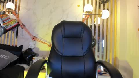 oriana_gh online show from 10/31/25, 03:29