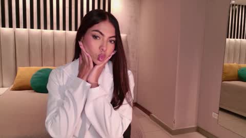 Snapshot of orianafontaine chatting on 03/09/26, 08:24 Oriana F online show from 03/09/26, 08:24