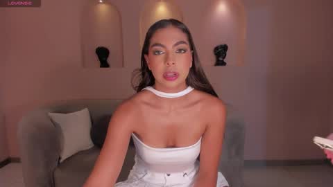 Snapshot of orianafontaine chatting on 03/24/26, 08:25 Oriana F online show from 03/24/26, 08:25