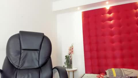 Snapshot of orion_perla chatting on 02/15/25, 03:09 orion y perla online show from 02/15/25, 03:09