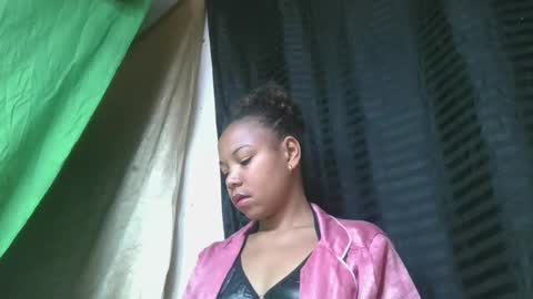 ornellahhh online show from 12/16/25, 01:10