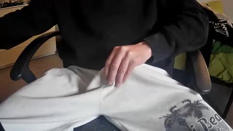 Snapshot of orobrus chatting on 10/30/25, 01:12 Oroborus online show from 10/30/25, 01:12