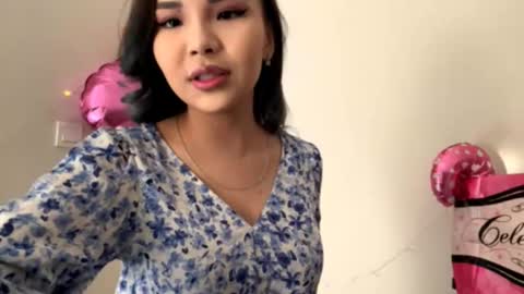 Snapshot of orphaajayi chatting on 10/11/25, 11:03 Angel online show from 10/11/25, 11:03
