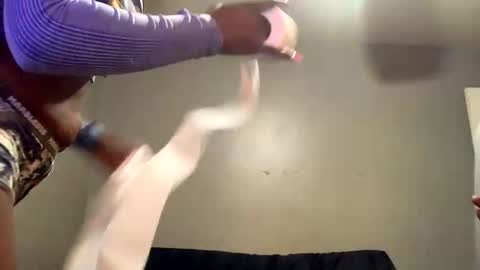 Snapshot of osanam04 chatting on 10/19/25, 07:31 osanam04 online show from 10/19/25, 07:31