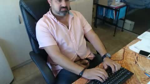 Snapshot of oscar_msng chatting on 10/01/25, 04:57 Oscar online show from 10/01/25, 04:57