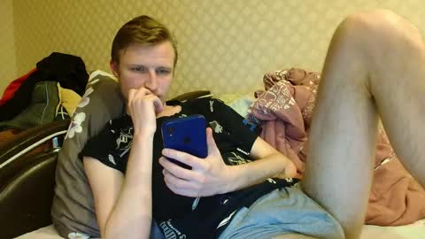 Snapshot of oscar_wildy chatting on 12/21/25, 11:12 Oscar online show from 12/21/25, 11:12