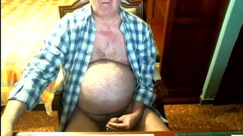 Snapshot of oscarw chatting on 02/14/25, 05:25 Oscar online show from 02/14/25, 05:25