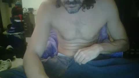 Snapshot of oshaka chatting on 10/23/25, 08:24 HappyGrower online show from 10/23/25, 08:24