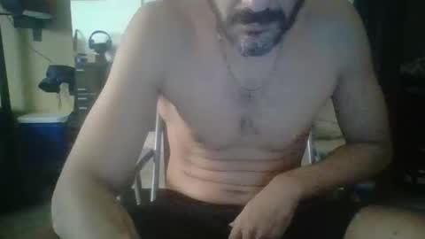 Snapshot of oshaka chatting on 11/24/25, 12:38 HappyGrower online show from 11/24/25, 12:38