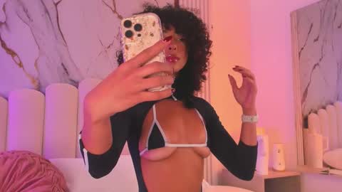 Oshun  online show from 11/22/25, 12:15