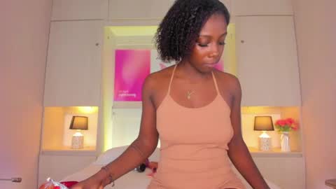oshun_444 online show from 04/01/26, 12:06