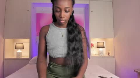 oshun_444 online show from 04/18/26, 12:09