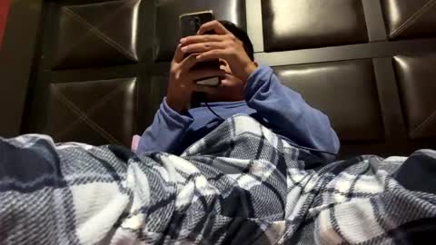 Snapshot of osiris9999999 chatting on 12/19/25, 04:08 osiris9999999 online show from 12/19/25, 04:08