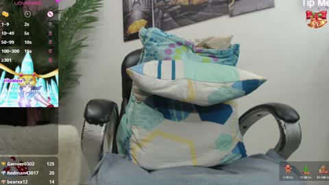 Snapshot of oso_gael chatting on 12/17/24, 08:43 Bear Gael online show from 12/17/24, 08:43