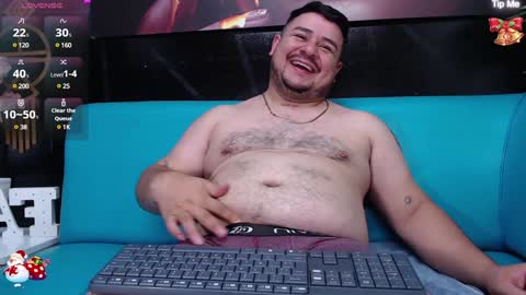 Snapshot of oso_gael chatting on 12/19/24, 06:12 Bear Gael online show from 12/19/24, 06:12